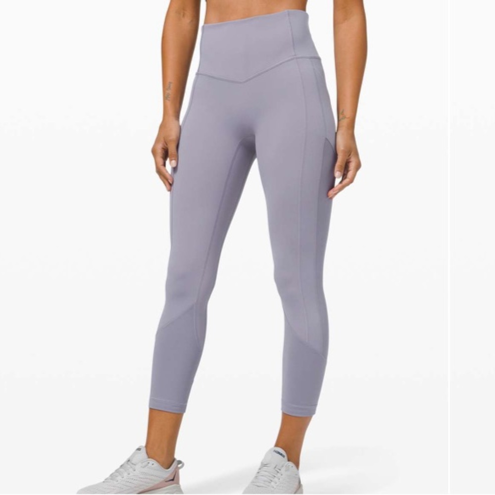 🍋Lululemon All The Right Places Crop🍋